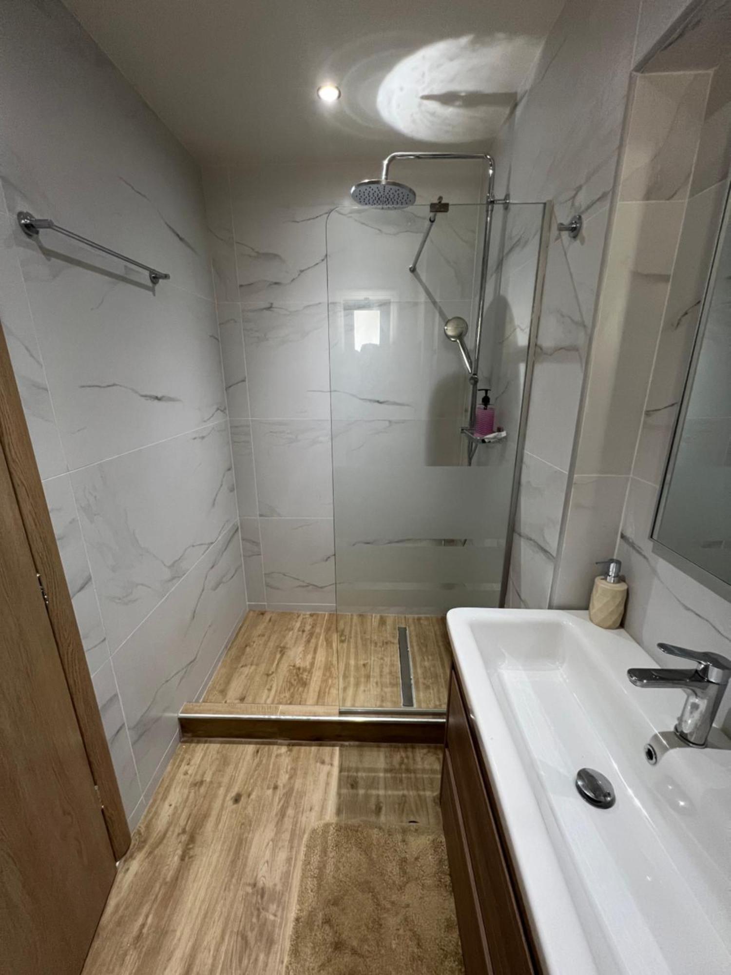 Sea View Apts & Suites By Pachiplex ماليا المظهر الخارجي الصورة